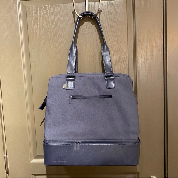 Béis The Mini Weekender in Navy - Picture 5 of 10